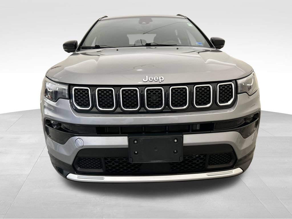 Used 2023 Jeep Compass Limited w/ Elite Group AWD/4WD image 9