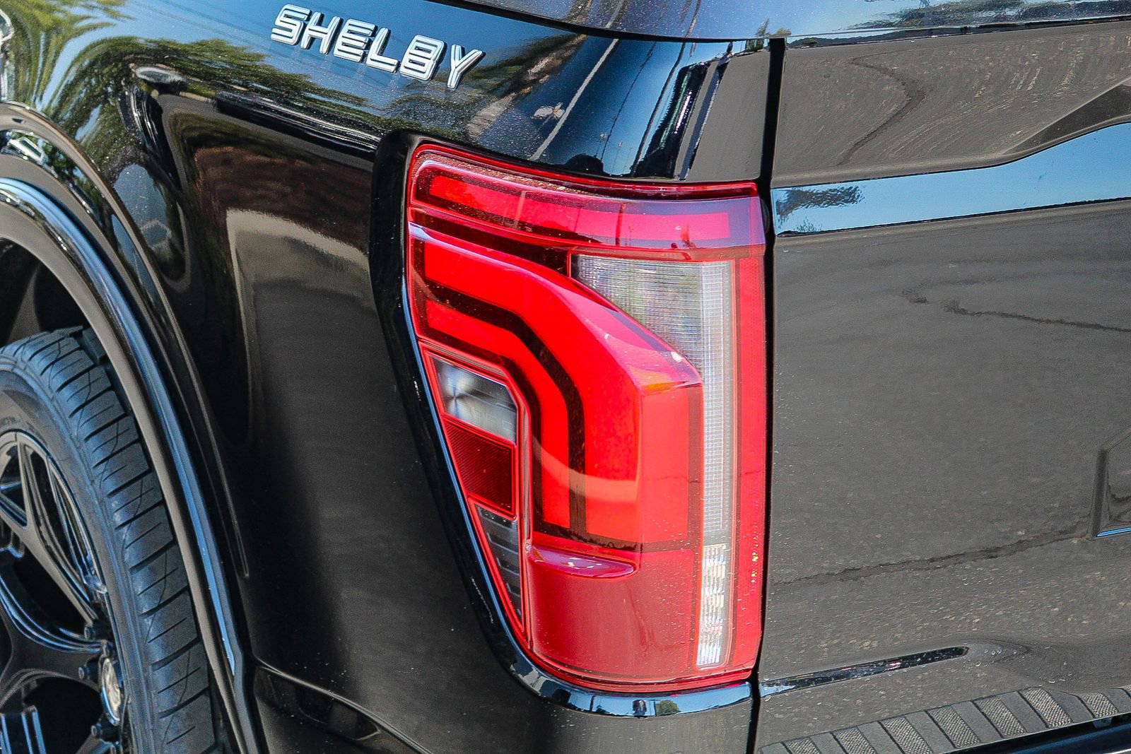 New 2025 Ford F150 Lariat w/ Equipment Group 502A High image 9