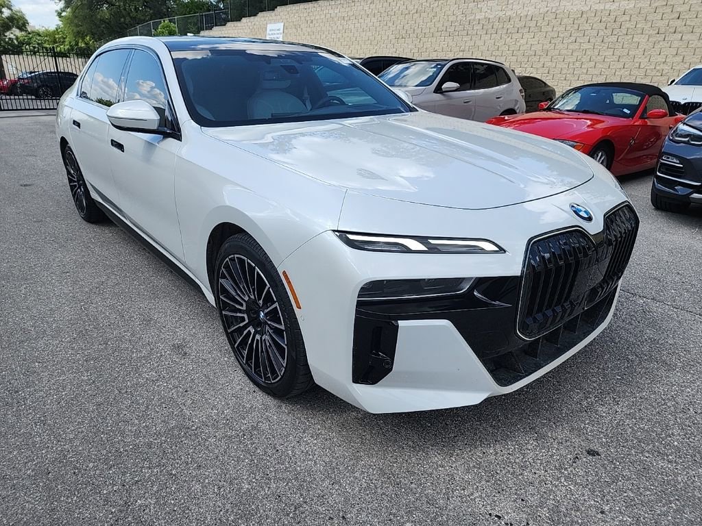 Certified 2025 BMW 760i xDrive w/ Luxury Rear Seating Package AWD/4WD image 3
