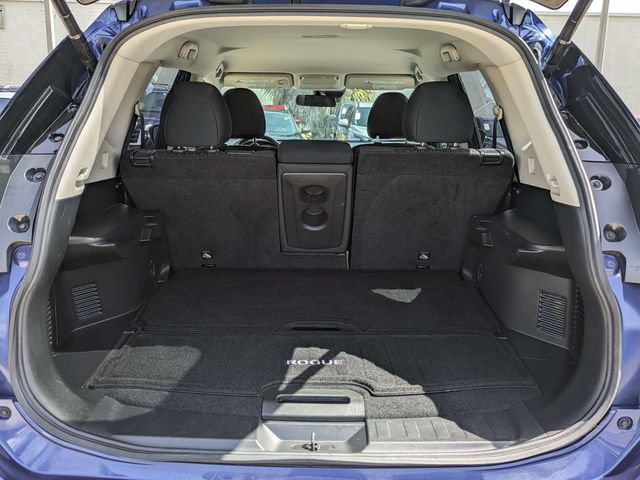 Used 2019 Nissan Rogue SV w/ Premium Package FWD image 14