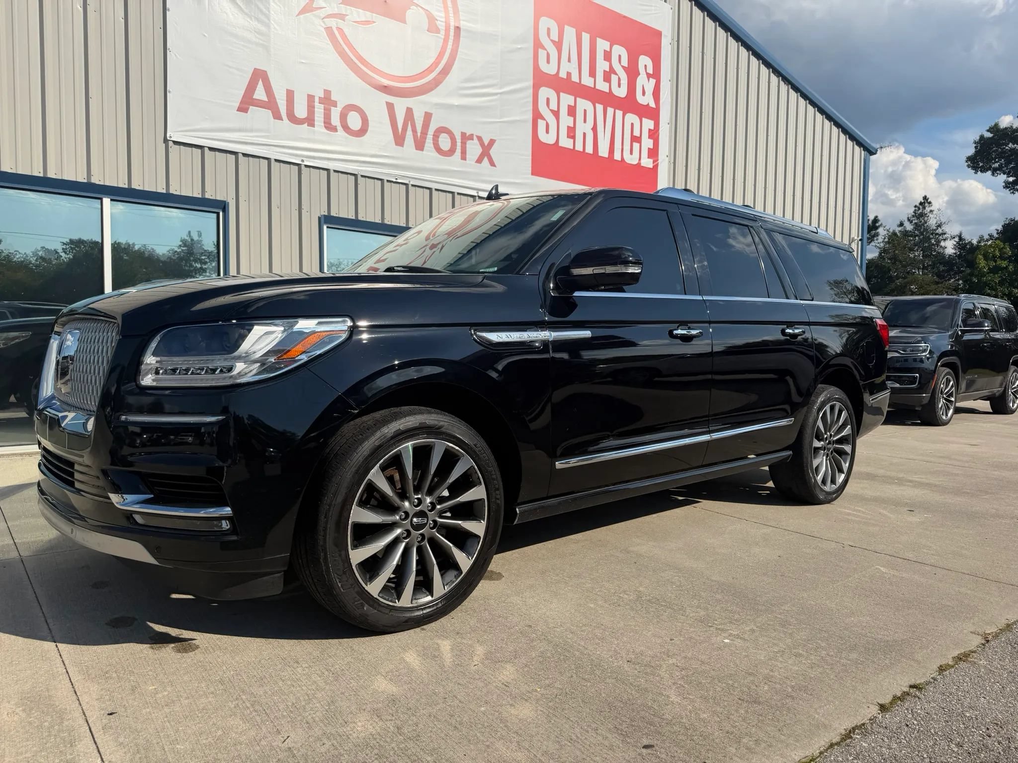 Used 2018 Lincoln Navigator L Select w/ Cargo Package AWD/4WD image 12