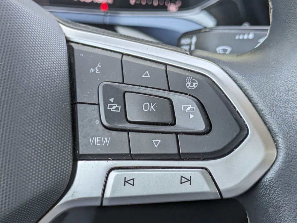 Used 2024 Volkswagen Taos SE FWD image 25