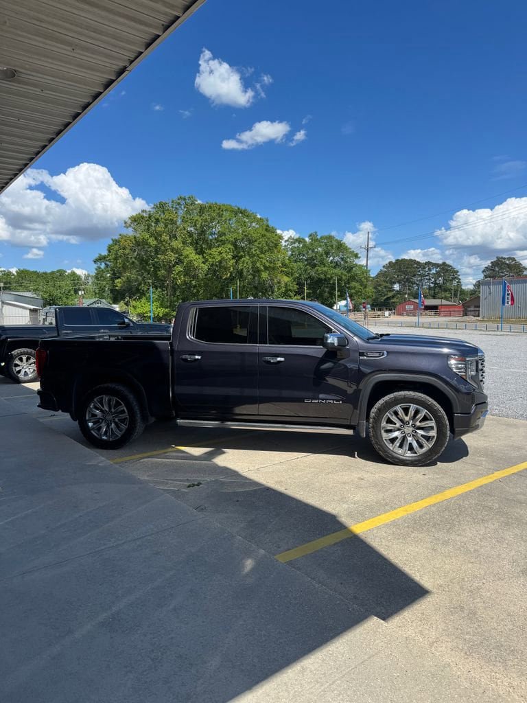 Used 2023 GMC Sierra 1500 Denali w/ Denali Reserve Package AWD/4WD image 4