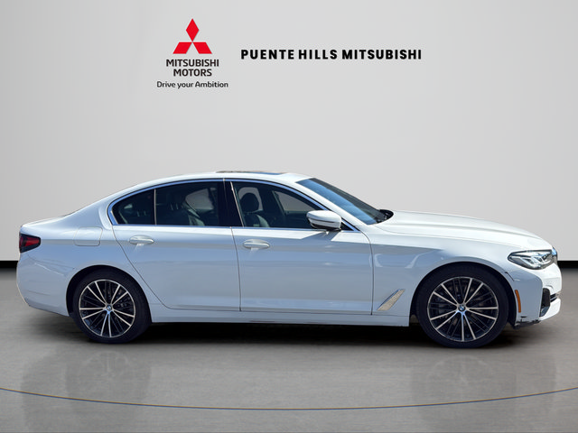Used 2022 BMW 530i w/ Convenience Package RWD image 4