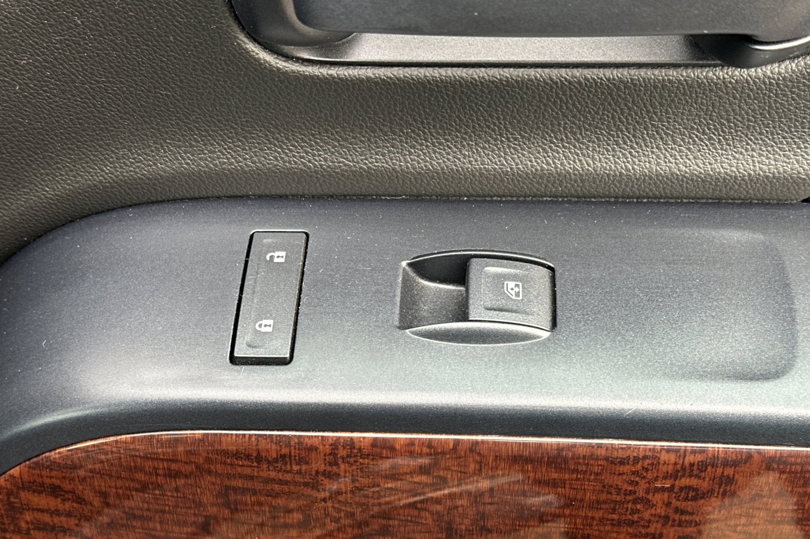 Used 2014 GMC Sierra 1500 SLT w/ SLT Crew Cab Value Package image 21