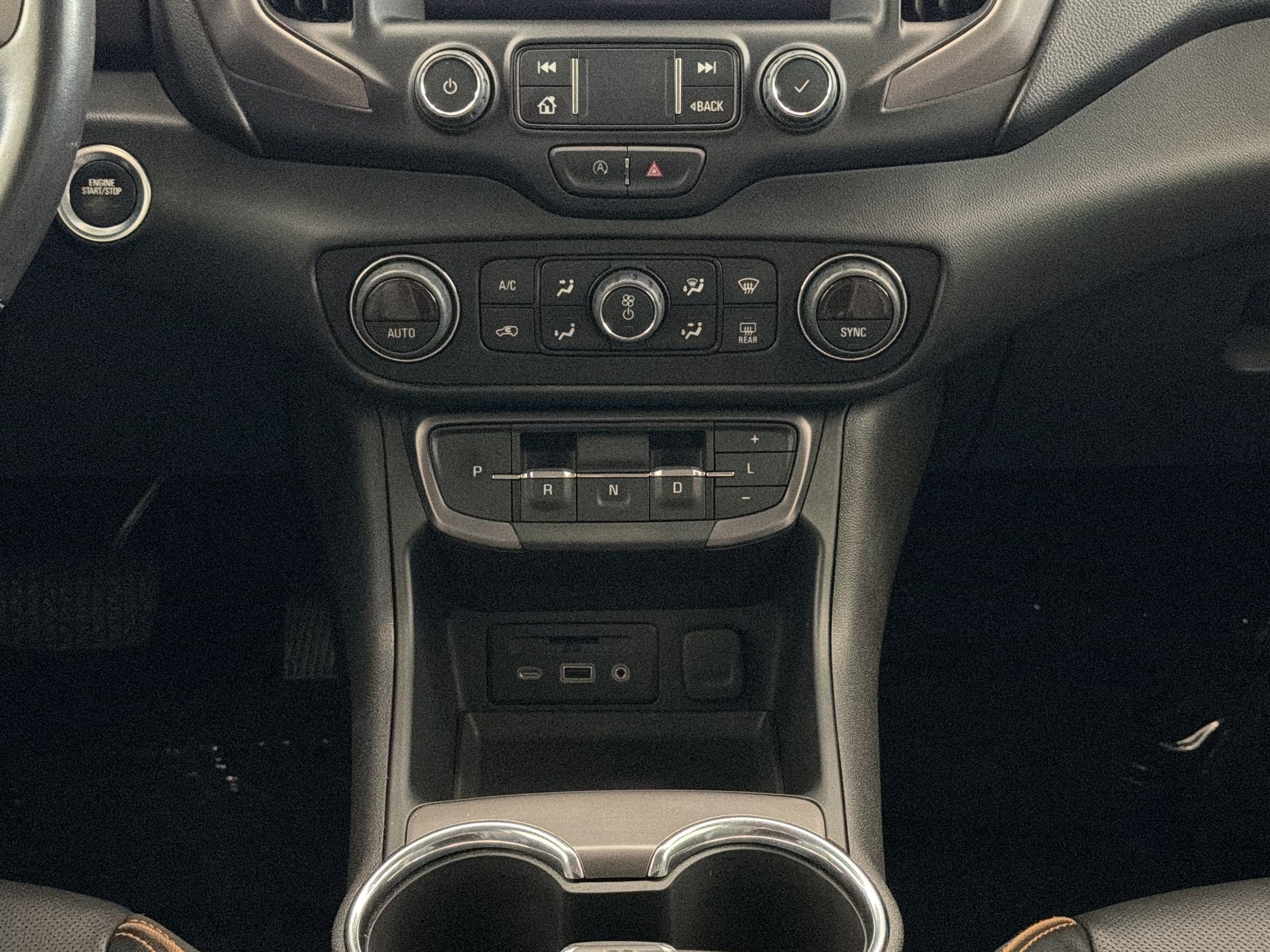 Used 2022 GMC Terrain AT4 w/ Tech Package AWD/4WD image 18