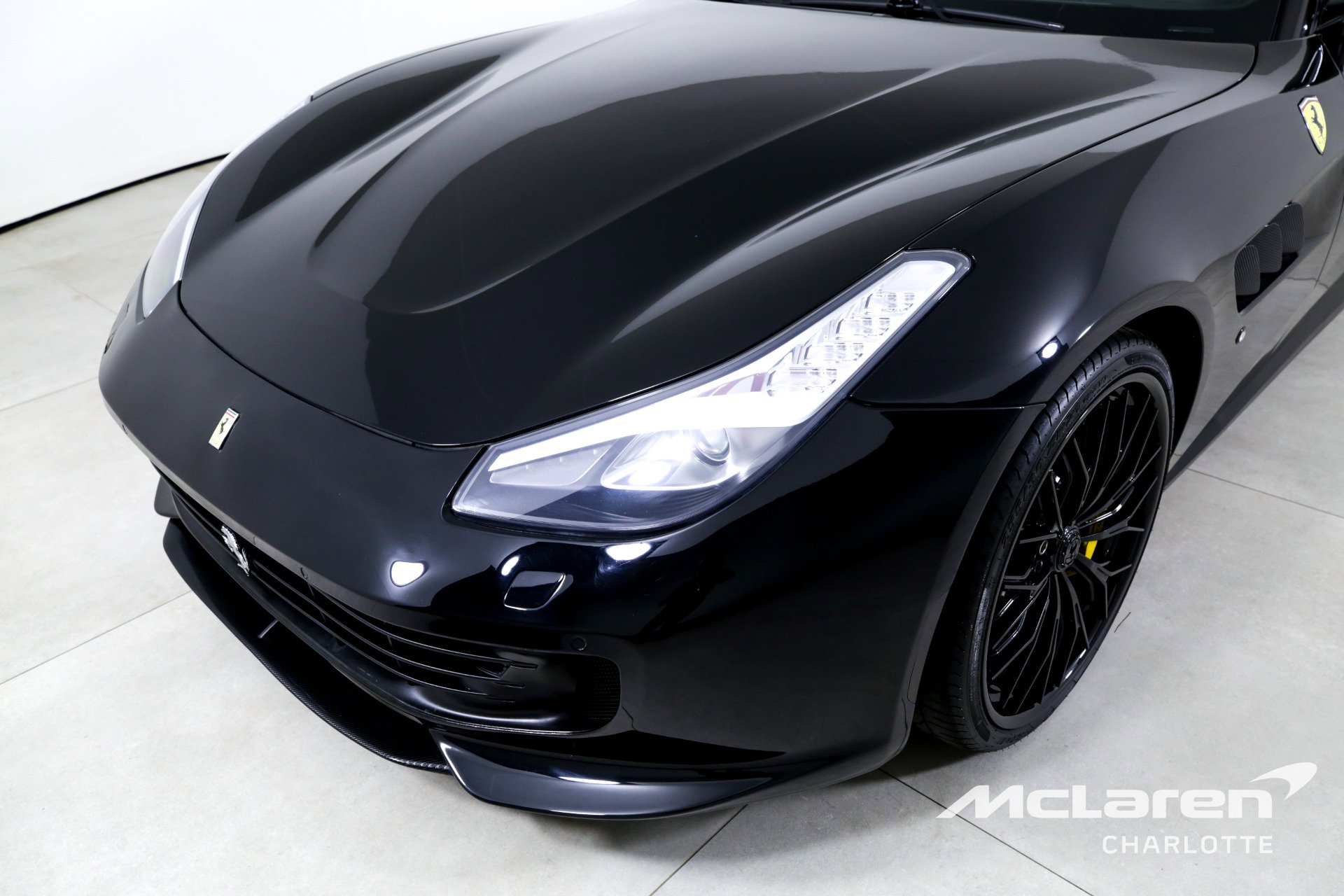 Used 2018 Ferrari GTC4Lusso T image 31