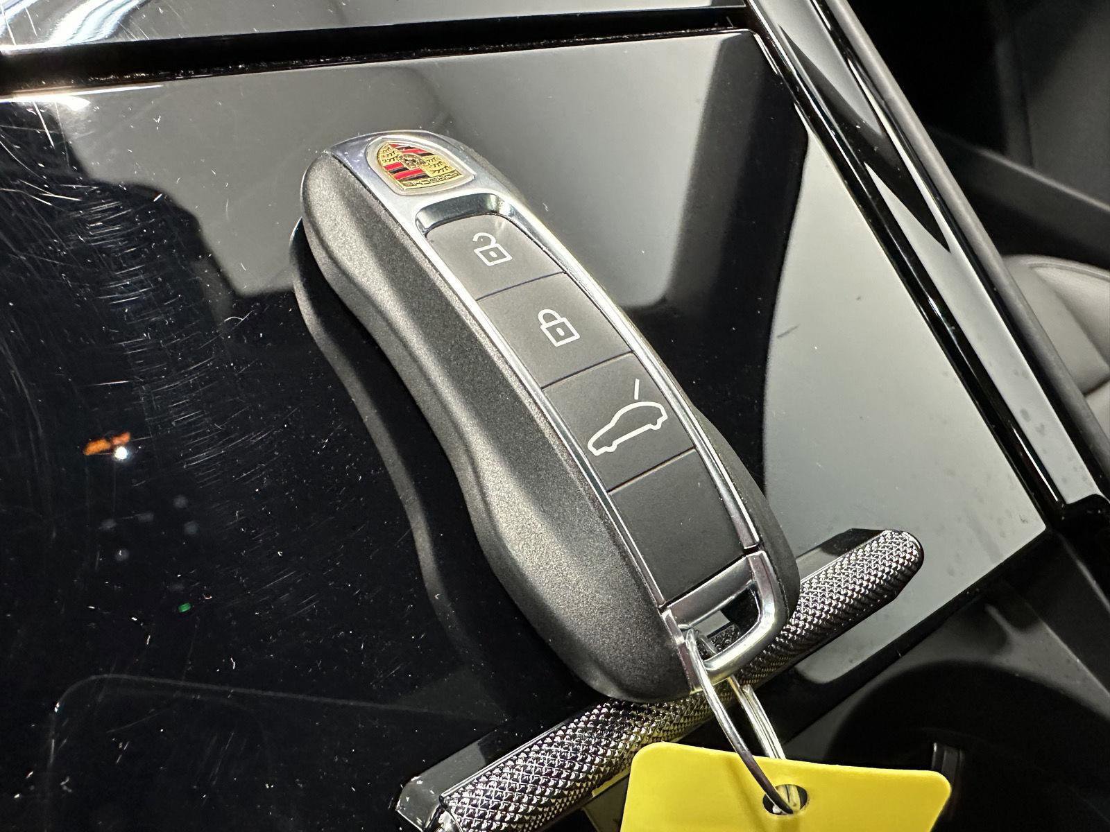 Used 2025 Porsche Panamera 4 image 44