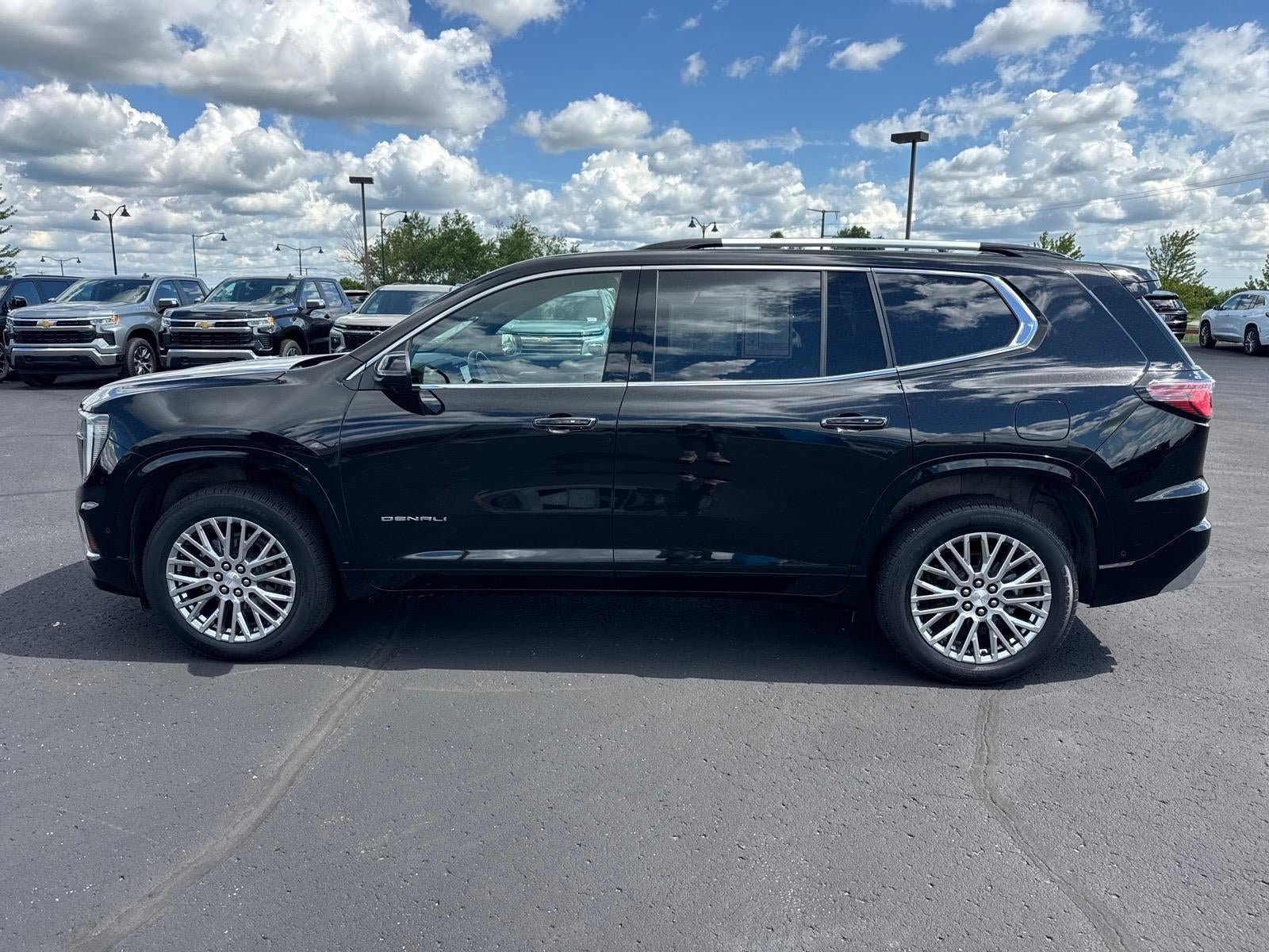 Used 2026 GMC Acadia Denali w/ Super Cruise Package AWD/4WD image 2