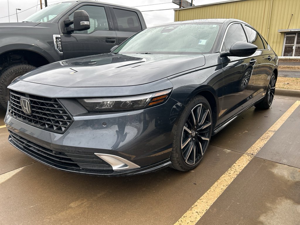 Used 2025 Honda Accord Touring image 4