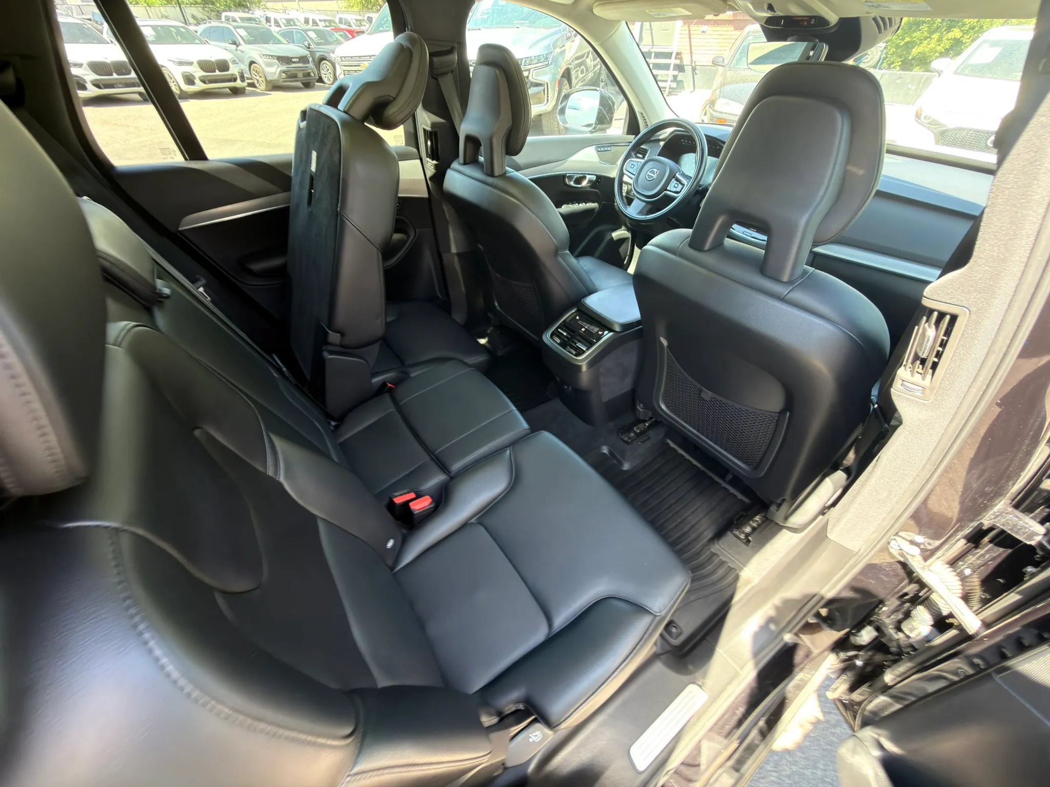 Used 2021 Volvo XC90 T5 Momentum w/ Protection Package Premier AWD/4WD image 9