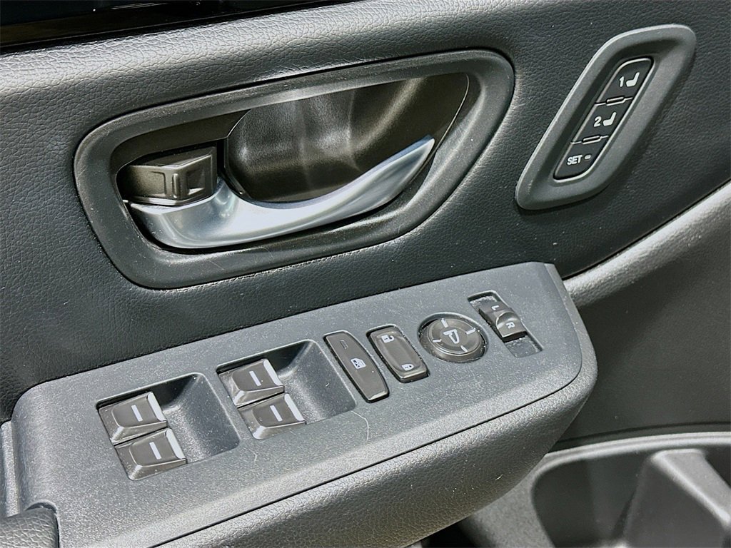 Used 2023 Honda Pilot Touring image 18