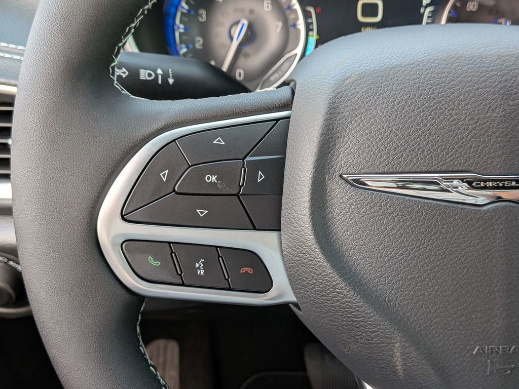 New 2026 Chrysler Pacifica Select image 32