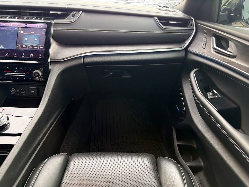 Used 2021 Jeep Grand Cherokee L Overland w/ Luxury Tech Group IV image 21