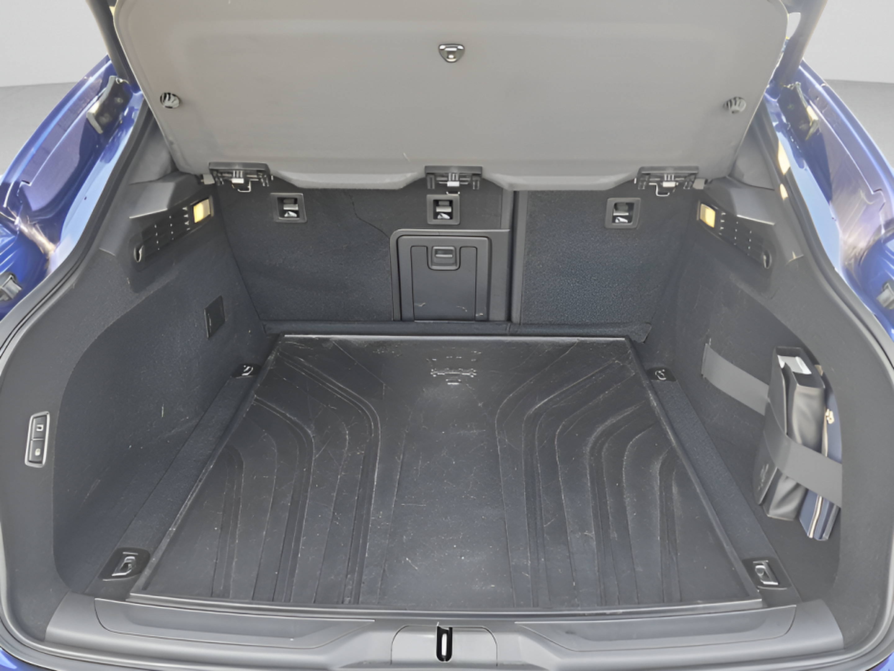 Used 2024 Maserati Levante Modena Ultima AWD/4WD image 13