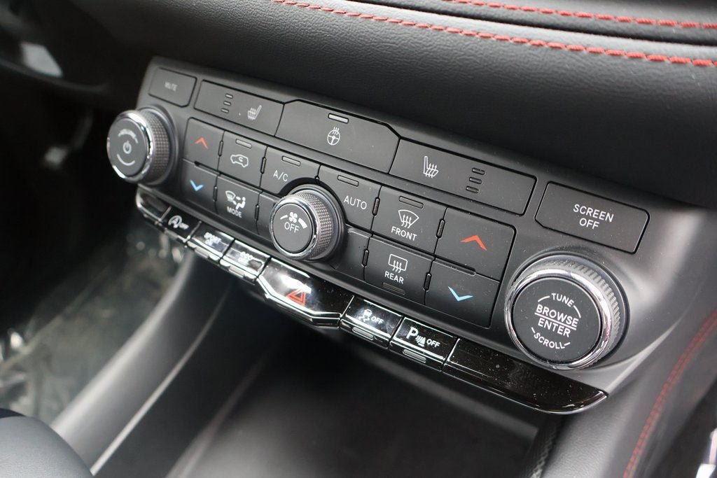 Used 2025 Dodge Durango GT RWD image 14