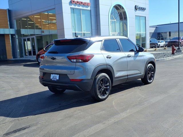 Used 2024 Chevrolet TrailBlazer LS image 2