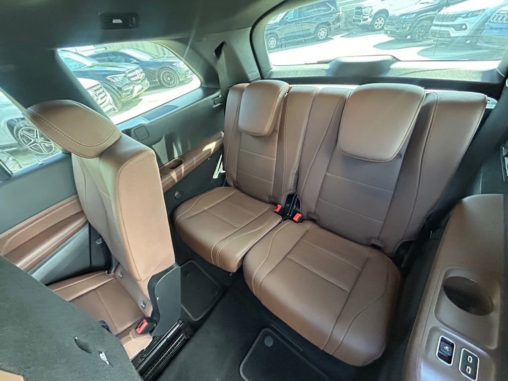 Used 2024 Mercedes-Benz GLS 450 4MATIC w/ AMG Line Exterior image 42