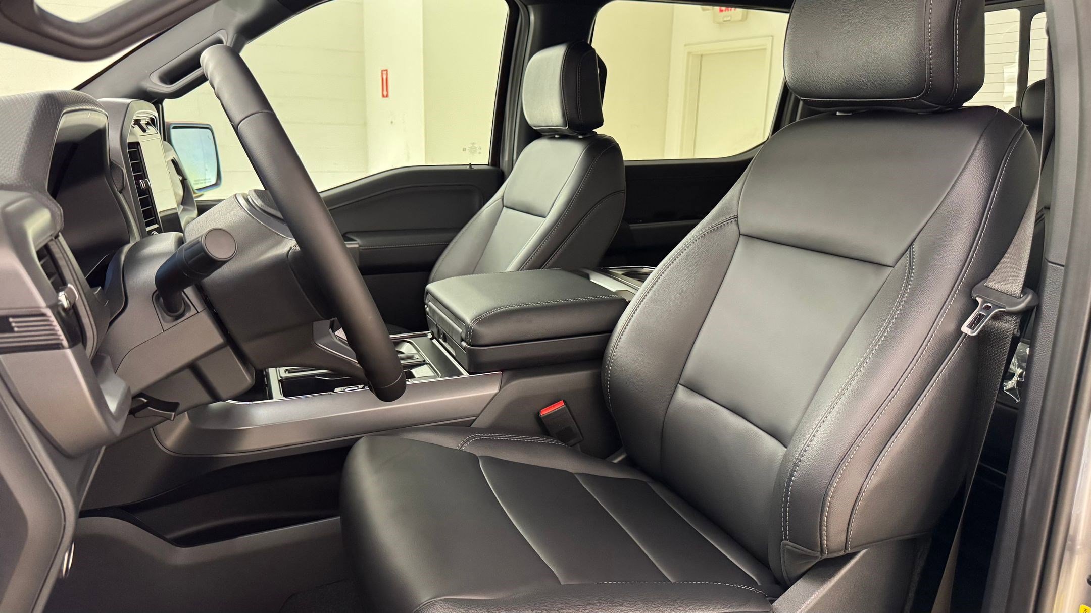 New 2025 Ford F150 XLT w/ Equipment Group 303A High image 5