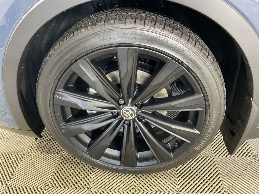 New 2026 Toyota Crown Nightshade image 4