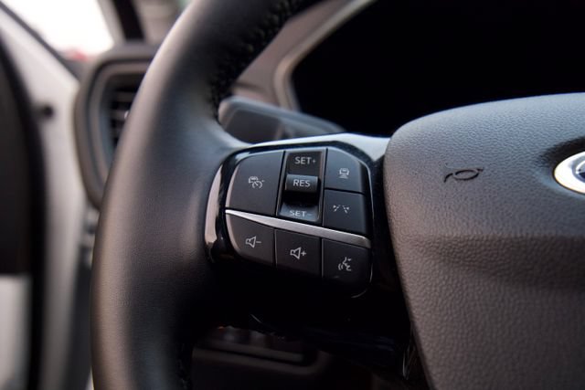 Certified 2024 Ford Escape SE FWD image 17