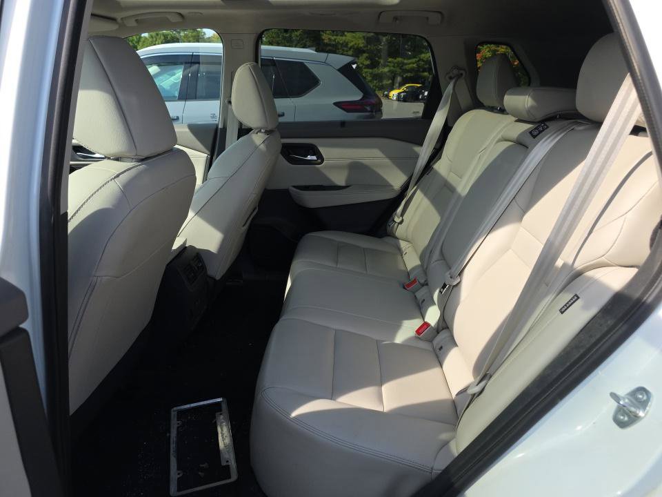 Certified 2023 Nissan Rogue SL w/ SL Premium Package AWD/4WD image 17
