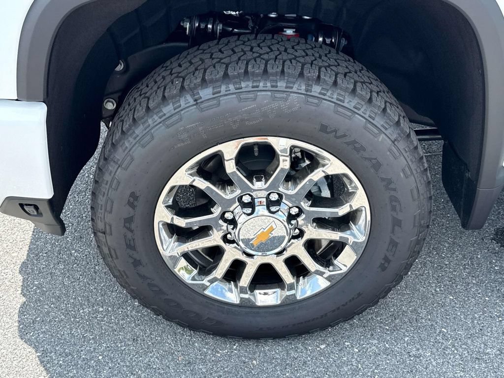 New 2026 Chevrolet Silverado 3500 LT w/ Z71 Chrome Sport Edition AWD/4WD image 17