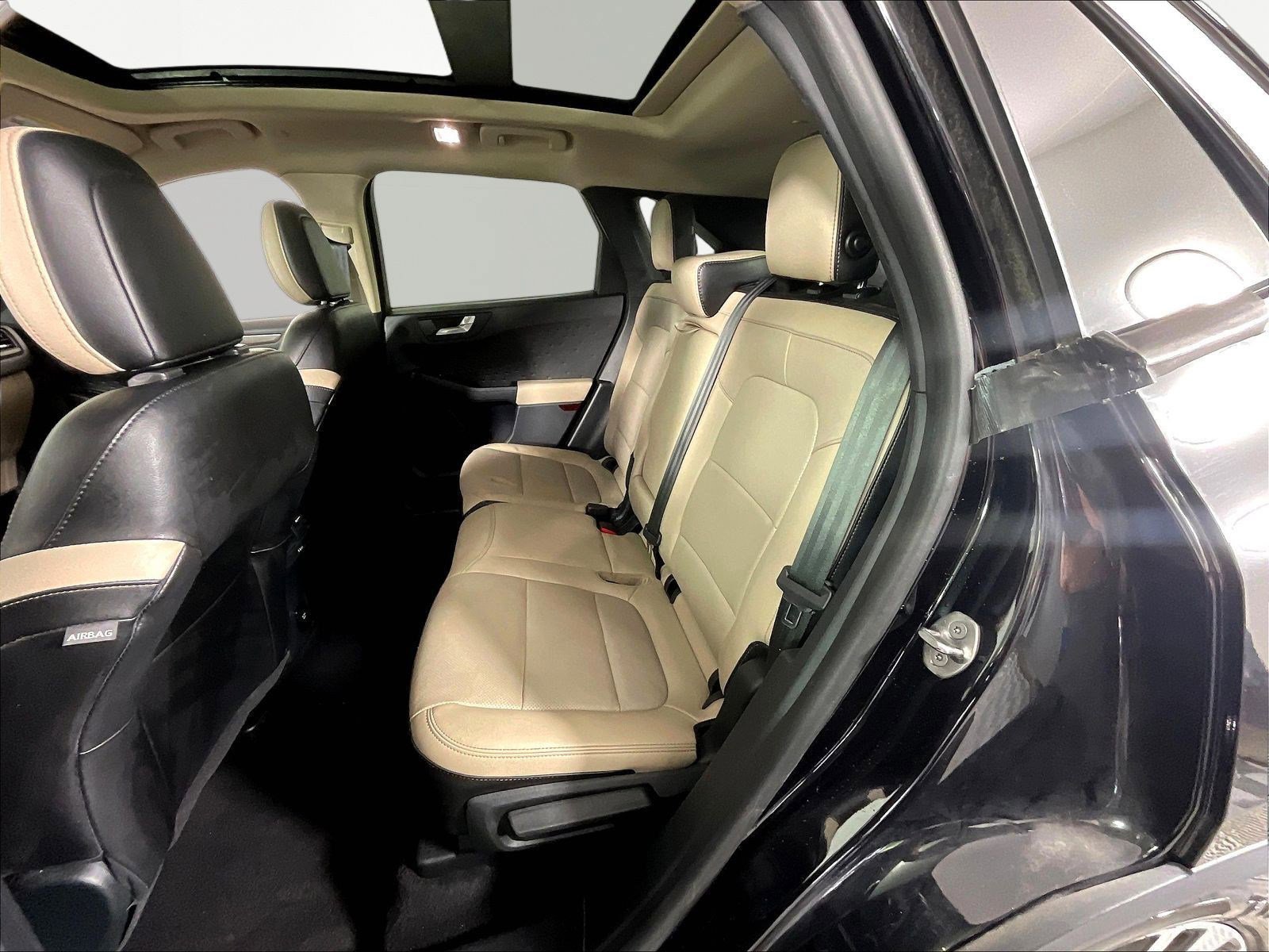 Used 2020 Ford Escape Titanium w/ Titanium Premium Package 2.0 AWD/4WD image 22
