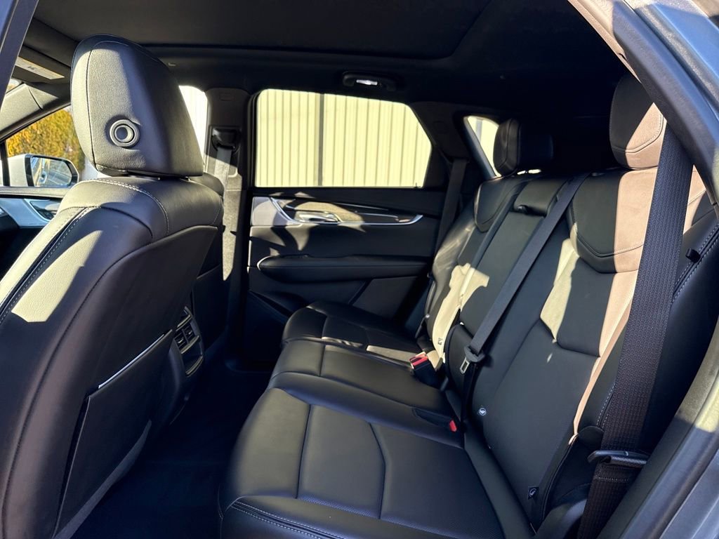 Certified 2022 Cadillac XT5 Sportv w/ Technology Package image 12