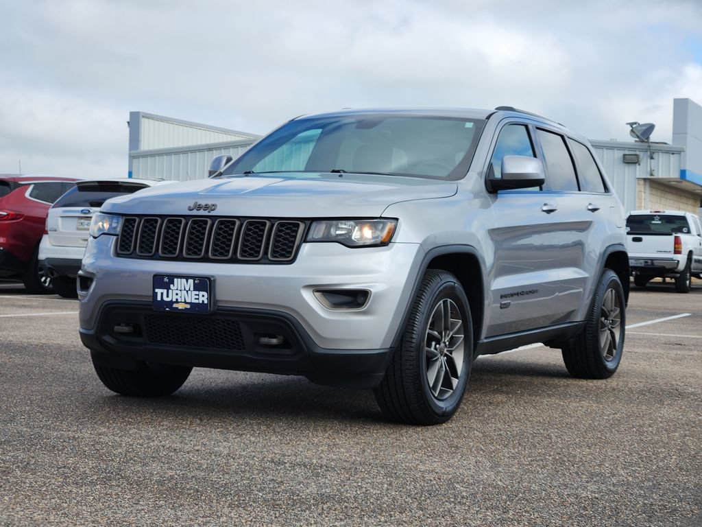 Used 2017 Jeep Grand Cherokee Laredo 75th Anniversary RWD image 3