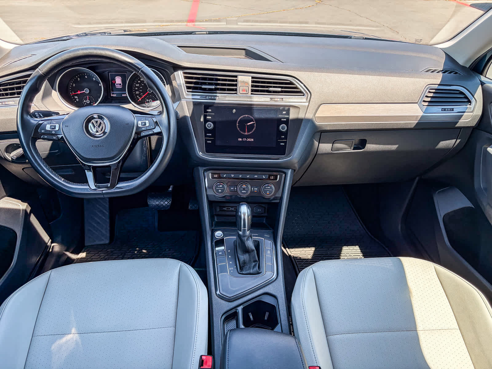 Used 2019 Volkswagen Tiguan SE FWD image 11