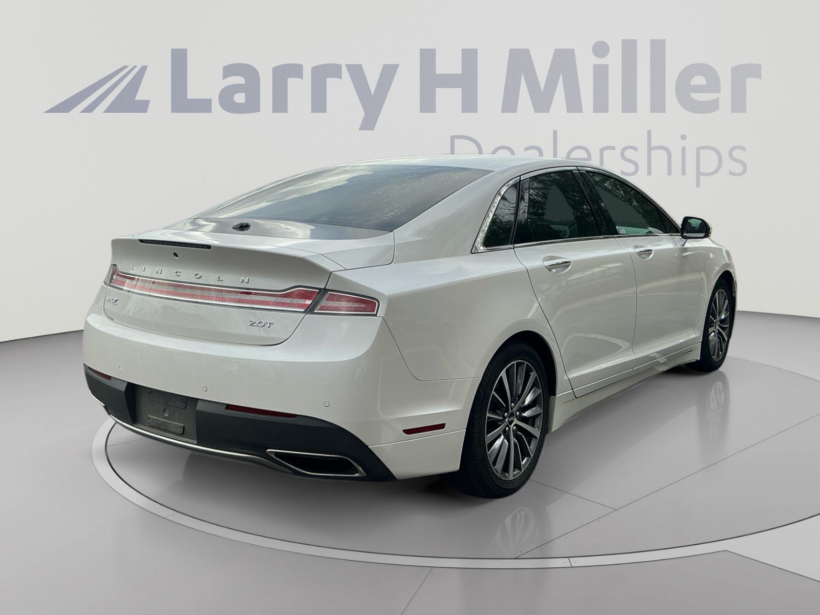 Used 2019 Lincoln MKZ Premiere FWD image 5