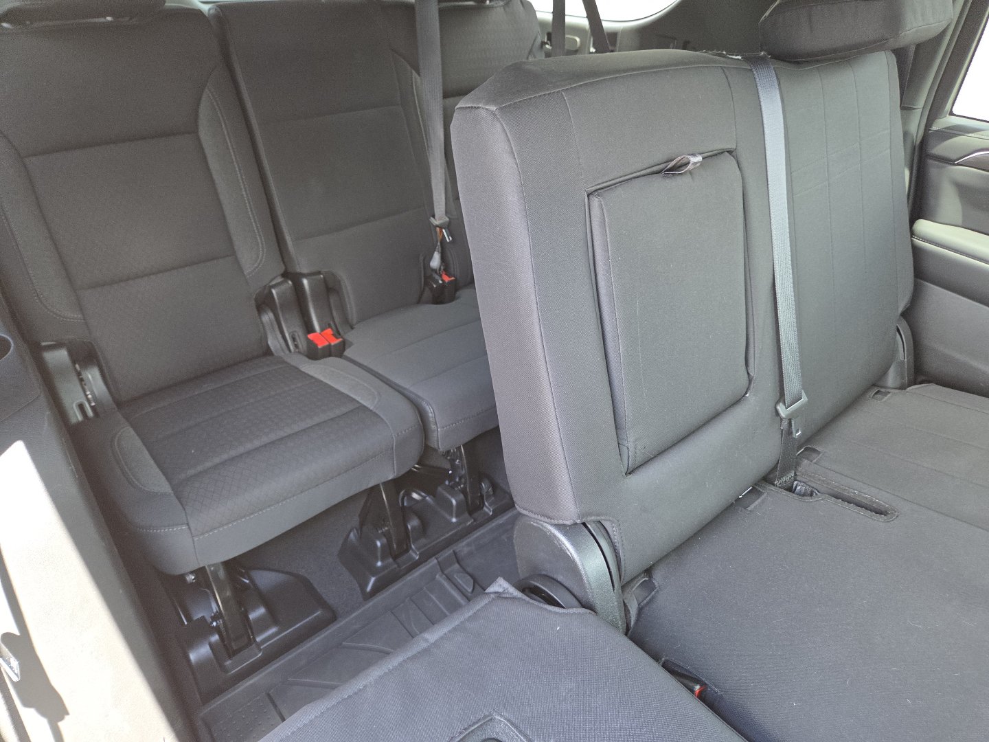 Used 2023 Chevrolet Suburban LS w/ Driver Alert Package RWD image 17