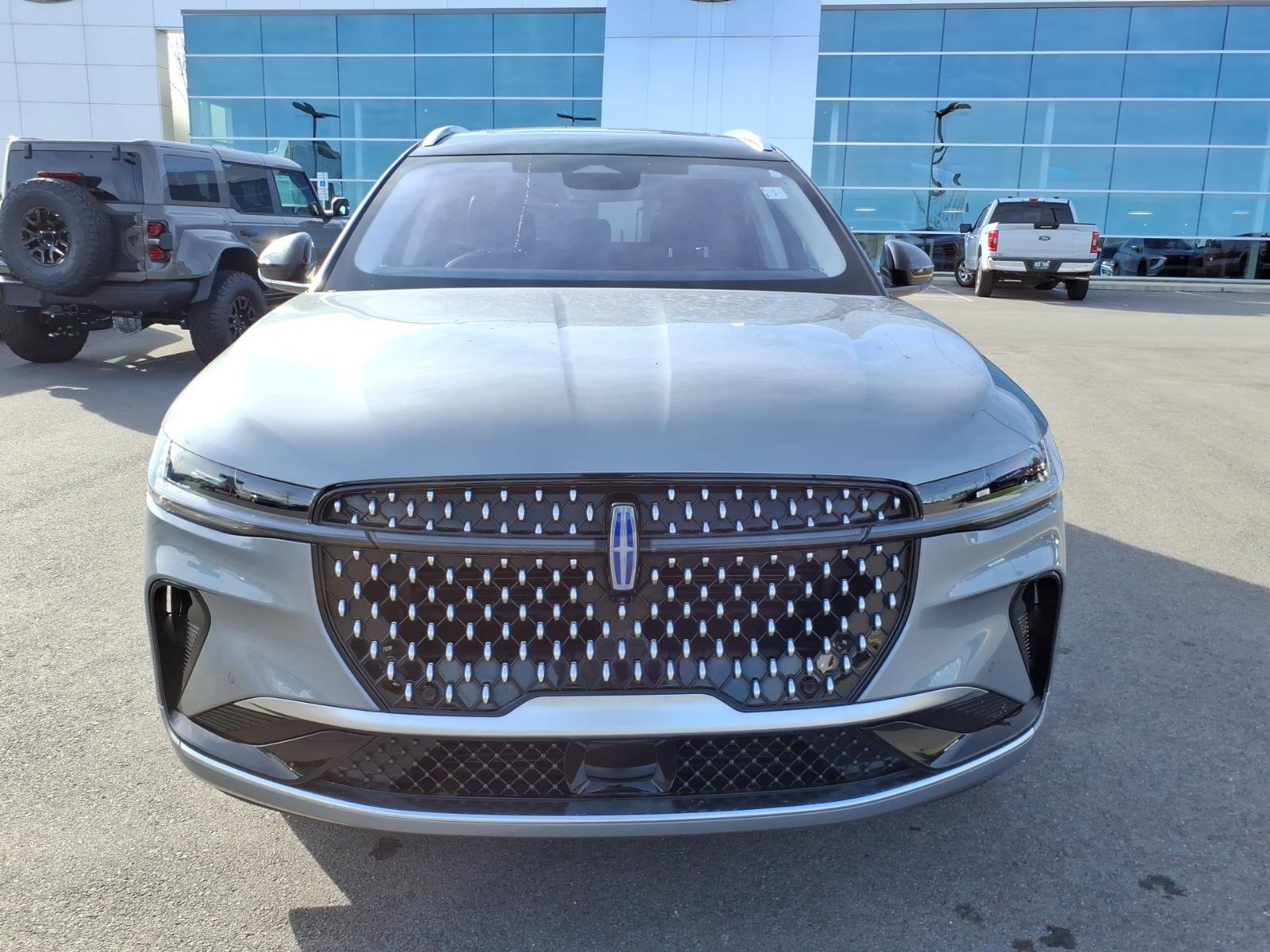 Used 2025 Lincoln Nautilus Reserve image 8