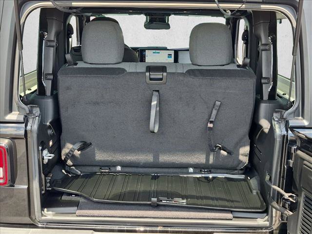 Used 2025 Jeep Wrangler Sport AWD/4WD image 6