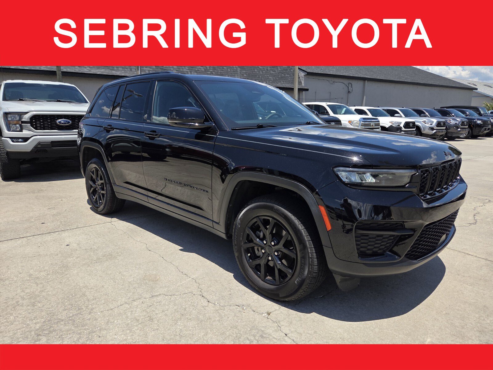 Used 2024 Jeep Grand Cherokee Altitude AWD/4WD video 1
