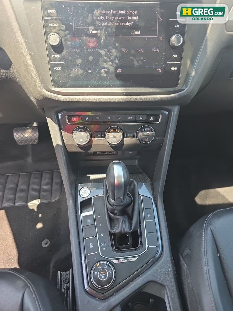 Used 2018 Volkswagen Tiguan SEL AWD/4WD image 14