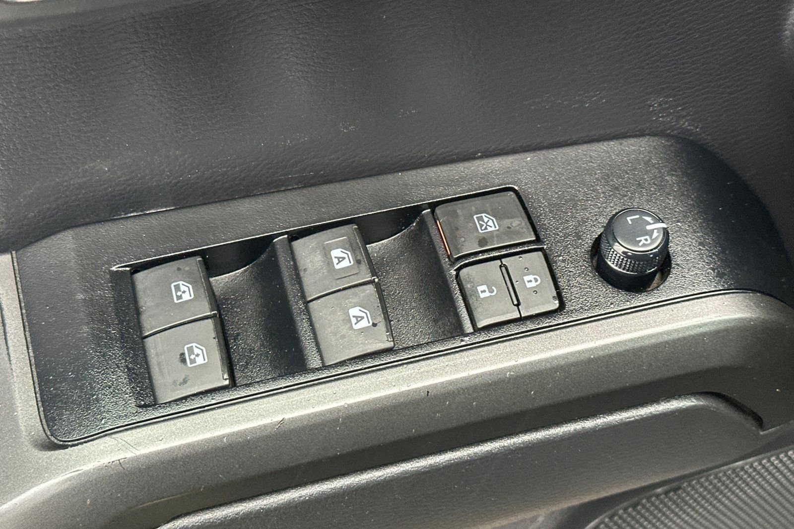 Used 2023 Toyota Tacoma TRD Sport image 12