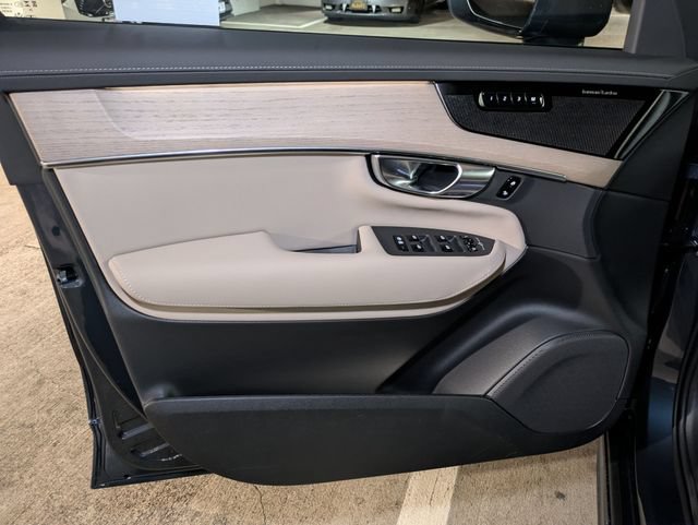 New 2026 Volvo XC90 B6 Plus w/ Protection Package AWD/4WD image 12