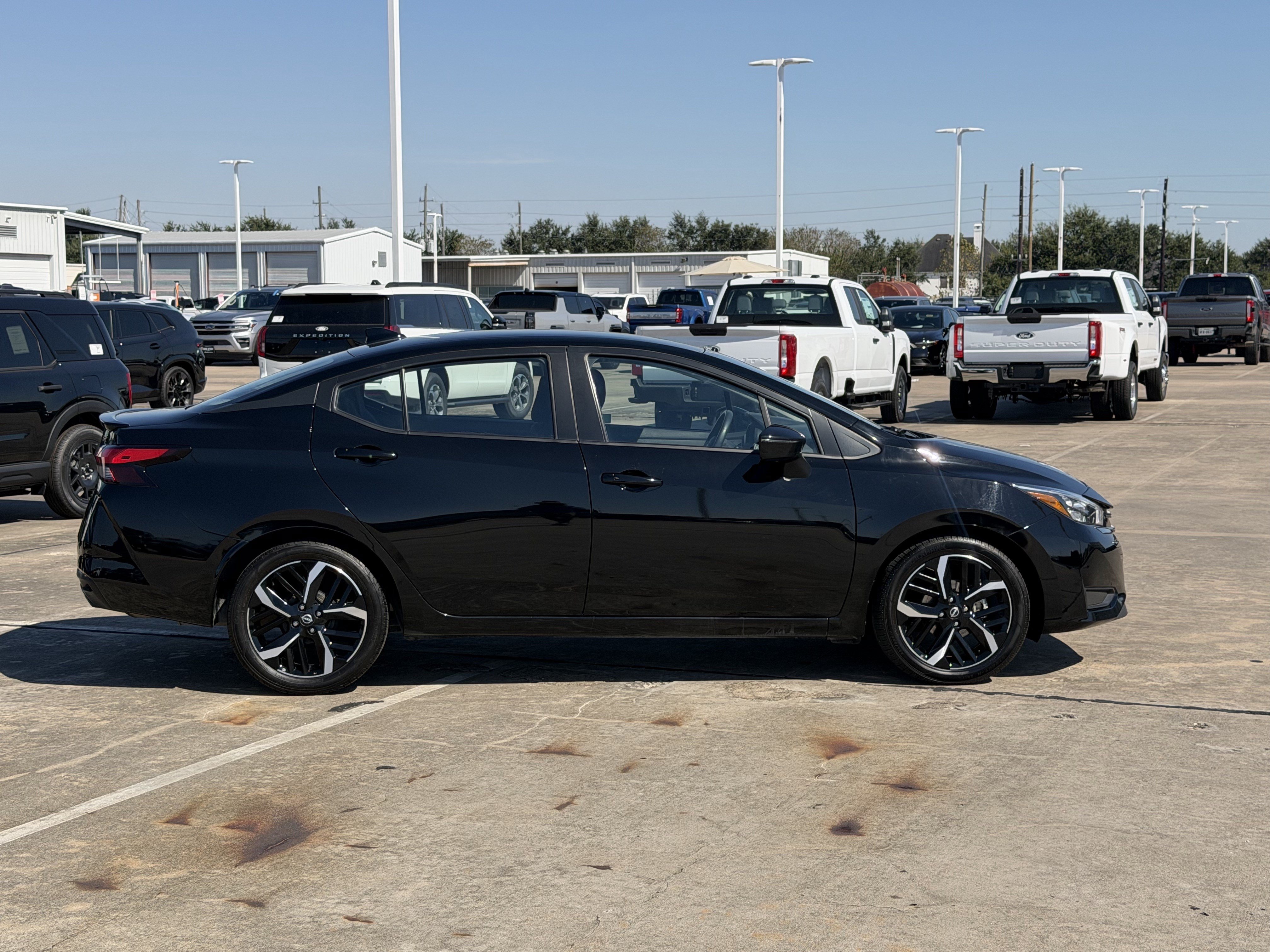 Used 2024 Nissan Versa SR FWD image 6