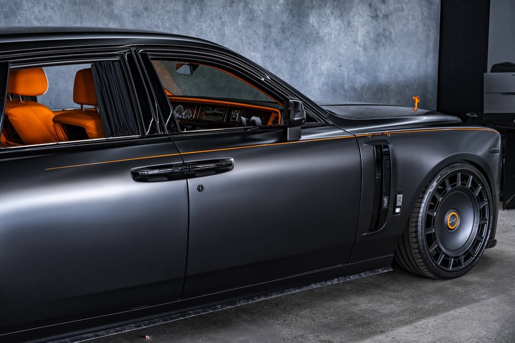 Used 2024 Rolls-Royce Phantom Sedan RWD image 19