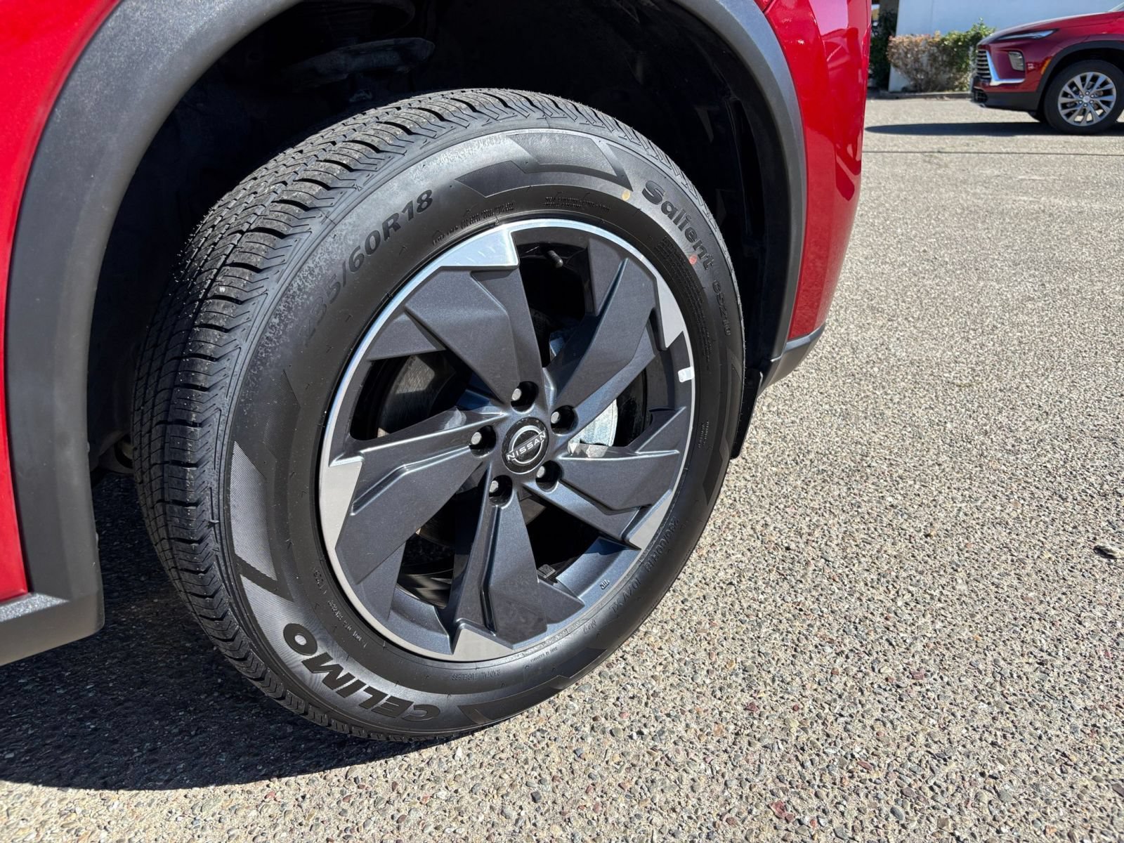 Used 2025 Nissan Rogue SV FWD image 32