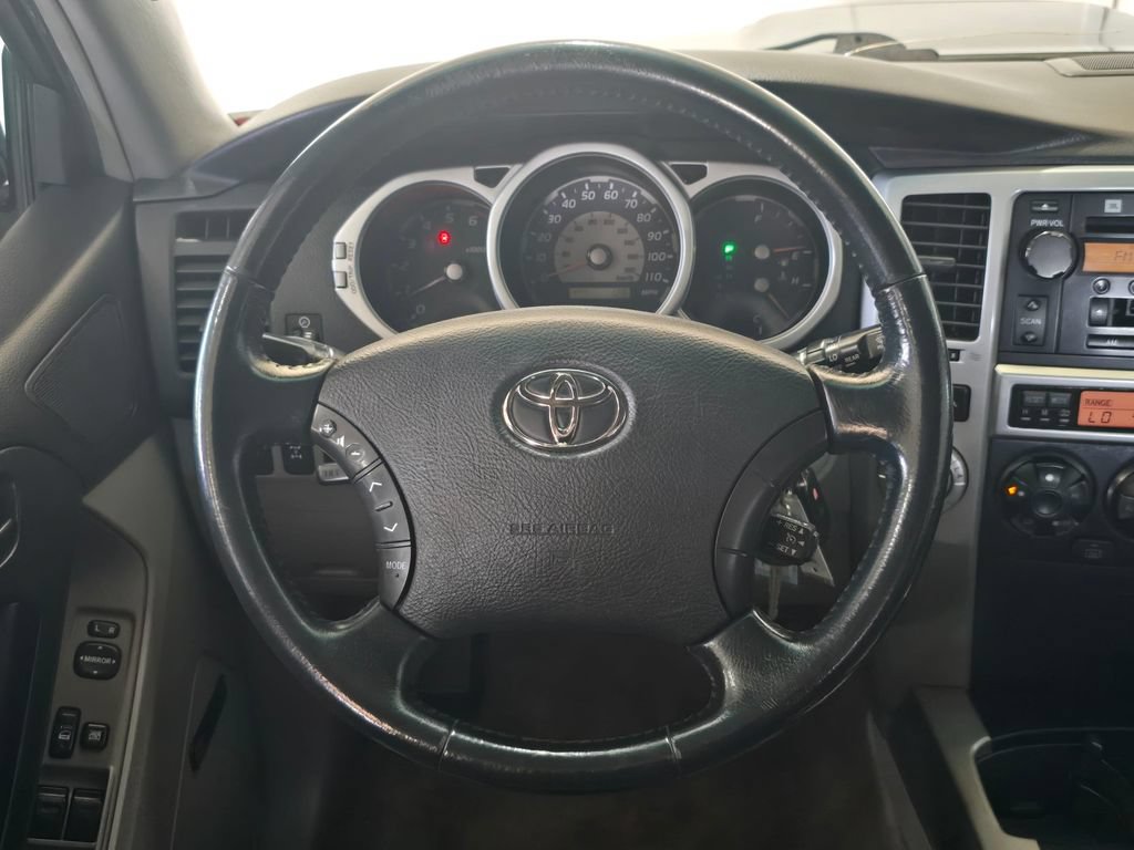 Used 2005 Toyota 4Runner SR5 AWD/4WD image 10