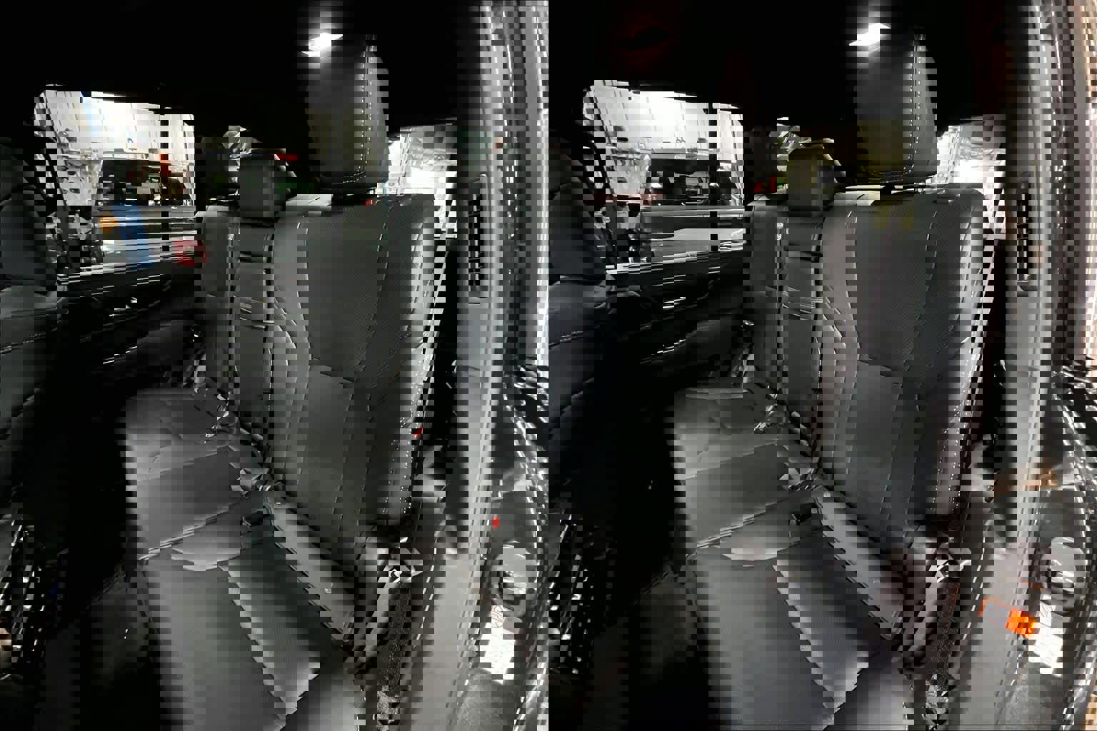 Used 2025 Lexus LX 600 4WD w/ Luxury Package image 19