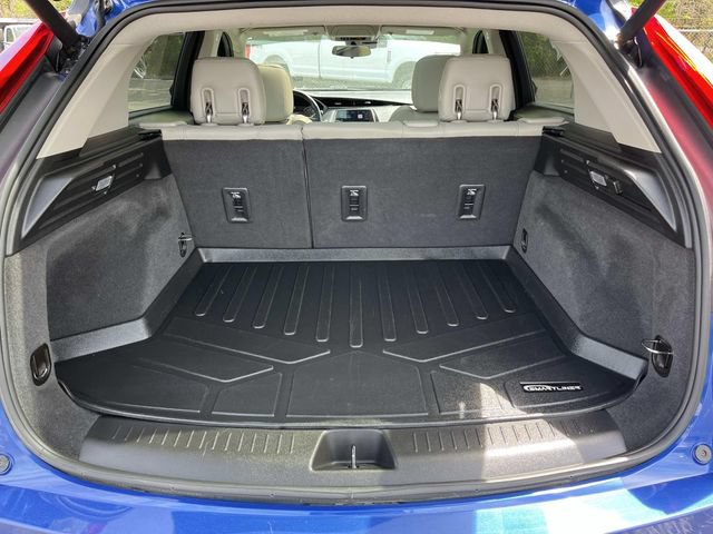 Used 2021 Cadillac XT4 Luxury w/ Cold Weather Package FWD image 21