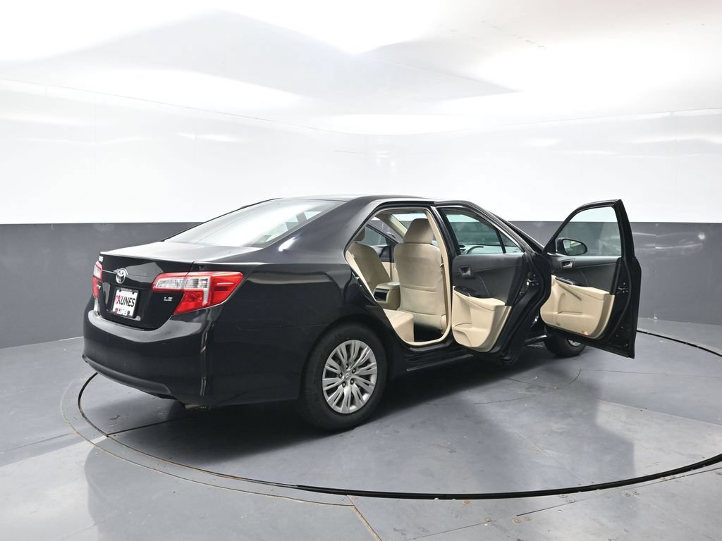 Used 2014 Toyota Camry LE FWD image 52