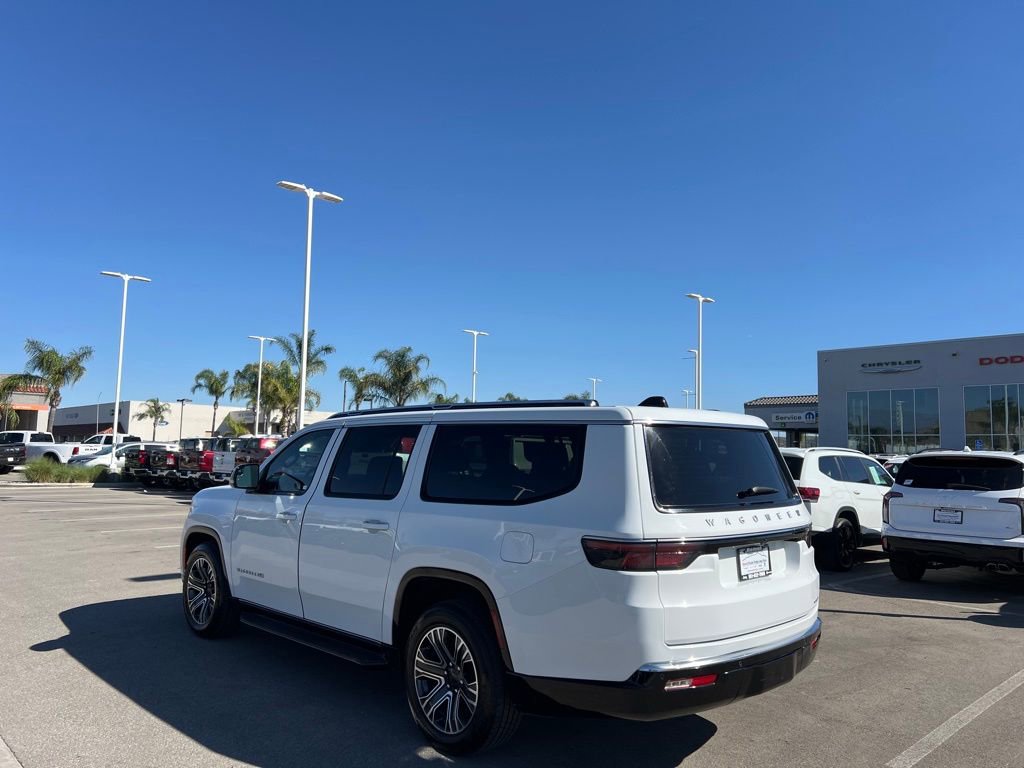 Used 2024 Jeep Wagoneer L Series II w/ Flexible Seating Group image 6