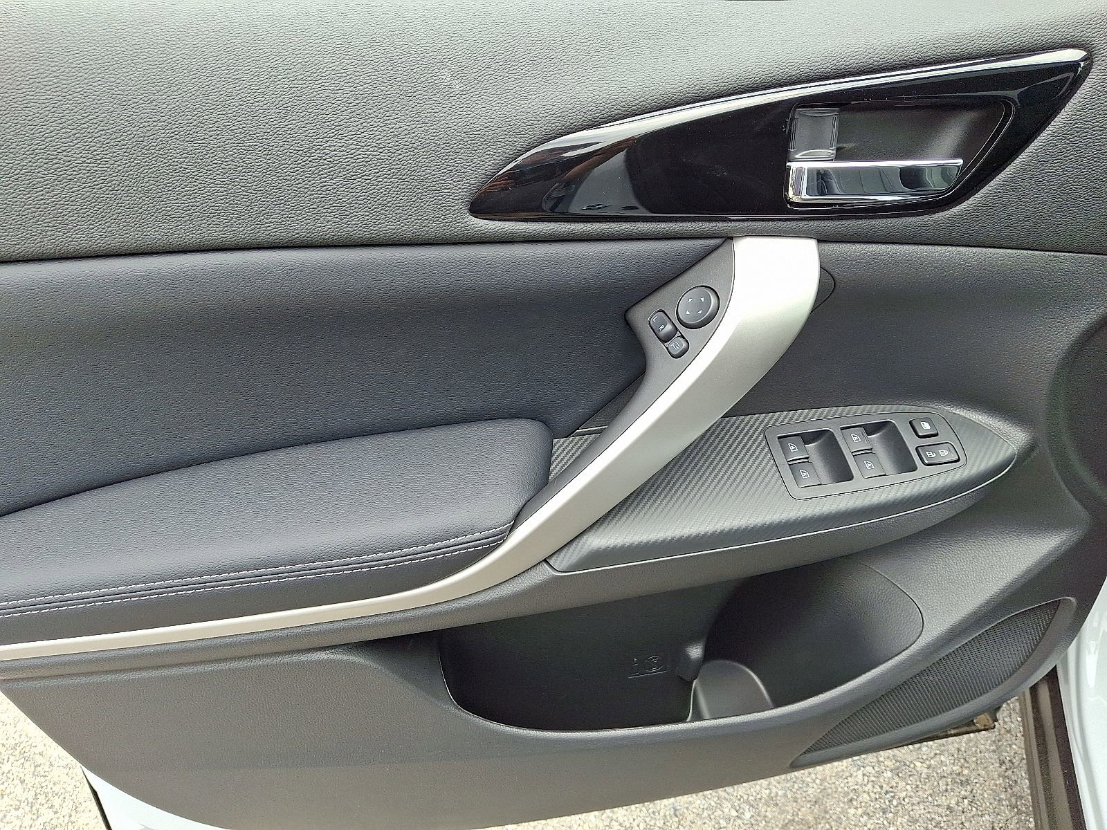 New 2025 Mitsubishi Eclipse Cross SEL image 12