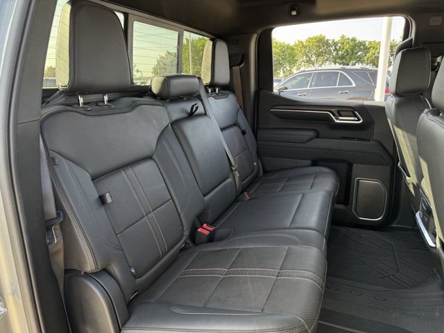 Used 2025 Chevrolet Silverado 1500 High Country AWD/4WD image 33