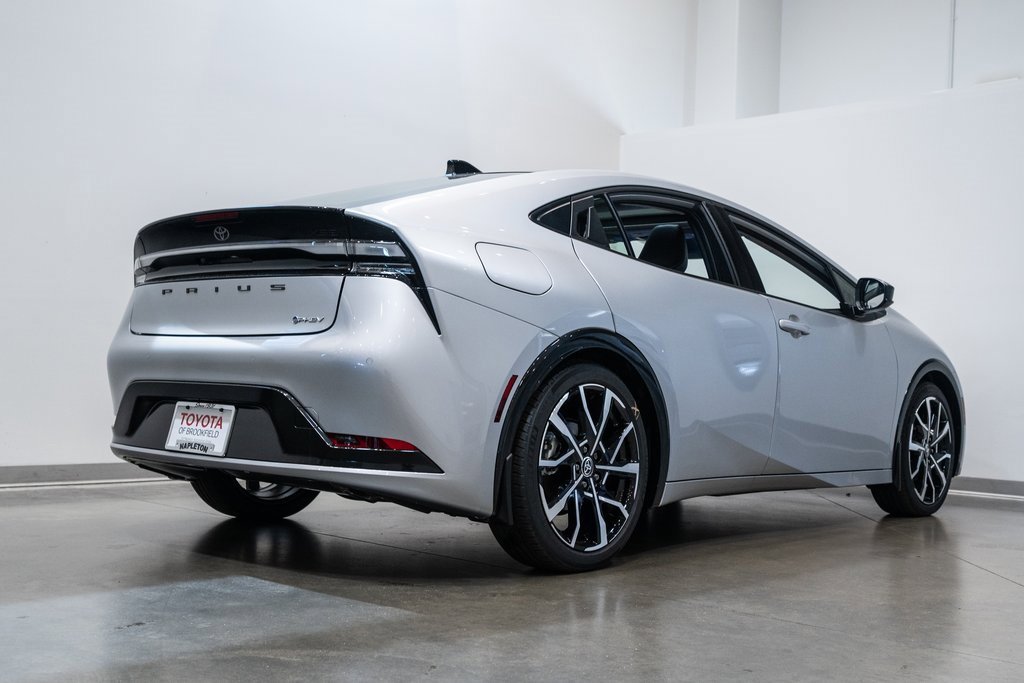 New 2026 Toyota Prius Plug-In Hybrid image 8